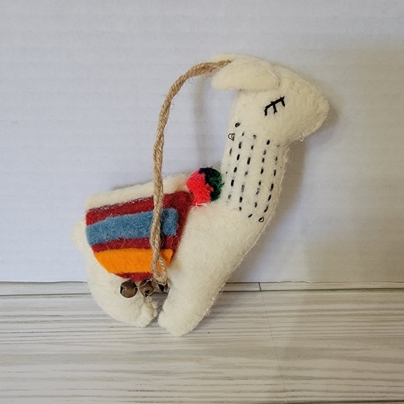 Felt Llama Alpaca Hand Made Christmas Ornament - Picture 3 of 9